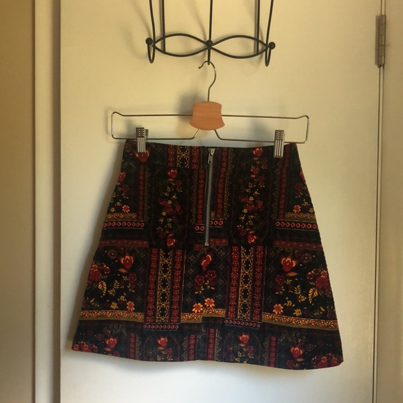 Velvet Mini Skirt - Picture 2 of 4